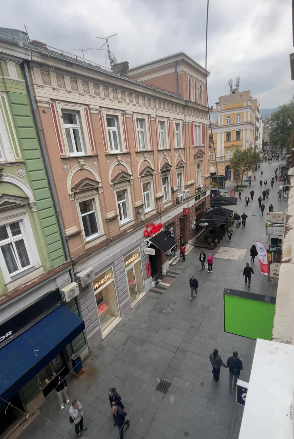 Main Street Retreat Apartment With Free Parking Sarajevo Exterior photo
