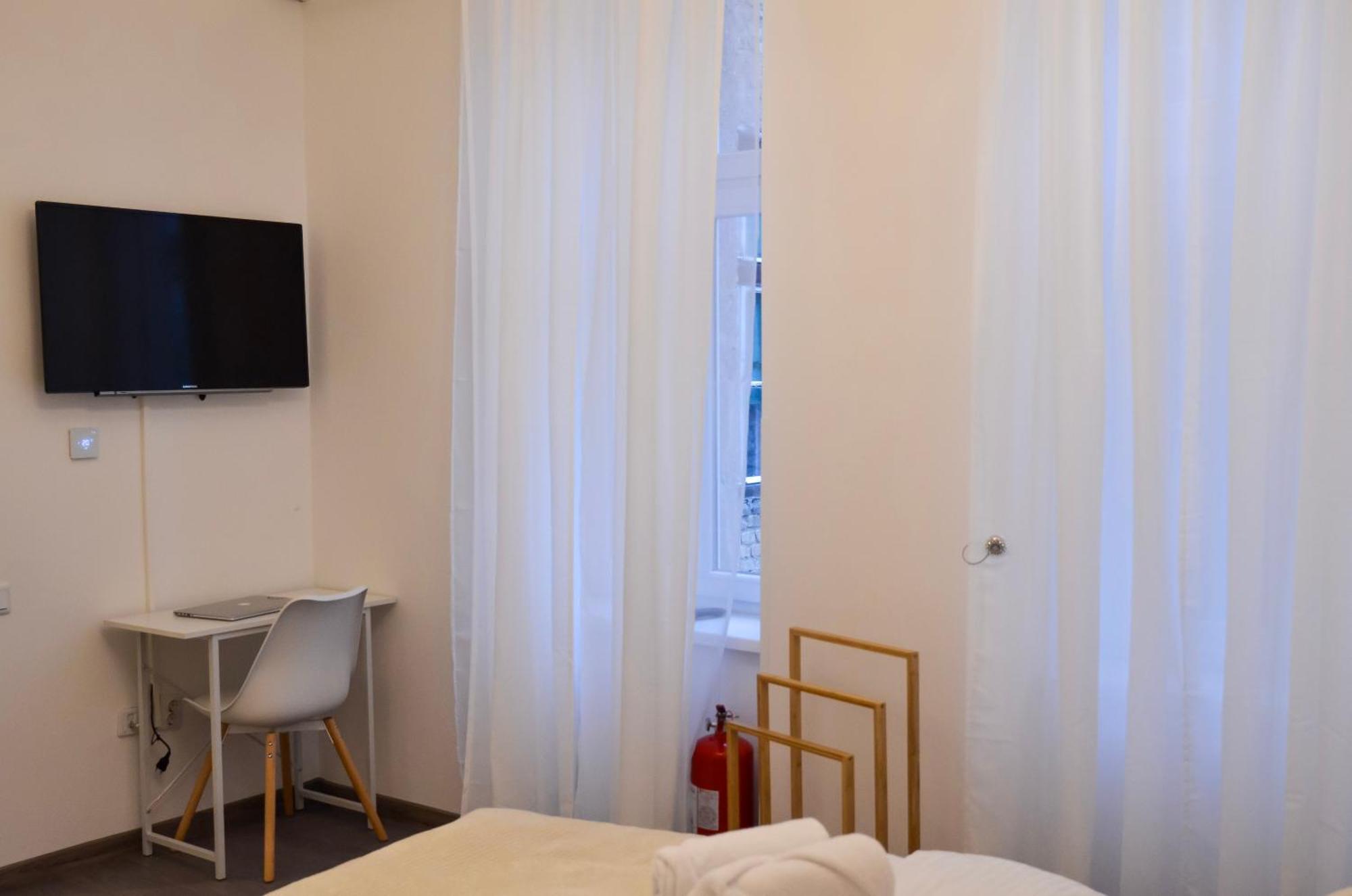 Main Street Retreat Apartment With Free Parking Sarajevo Exterior photo